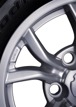 Bowler Defender 18" Alloy Wheel - Silver
